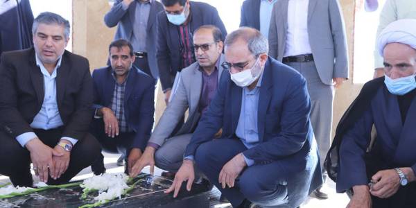 ادای احترام مسئولین استان به شهدای گمنام شهرستان خنداب