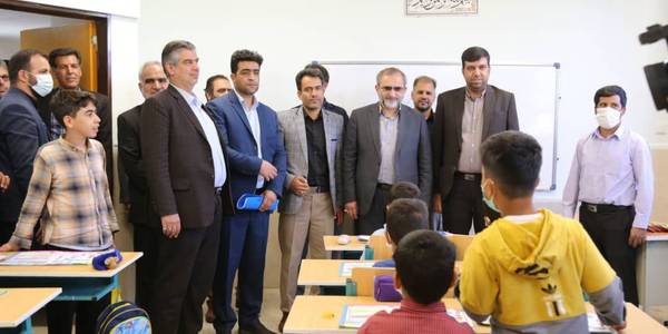 پروژه های اداره کل نوسازی ،توسعه و تجهیز مدارس شهرستان اراک بصورت متمرکز در کوی مهردشت اراک افتتاح گردید.