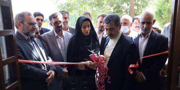 همزمان با هفته دولت، خانه فرهنگ شهرداری شازند به بهره‌برداری رسید.