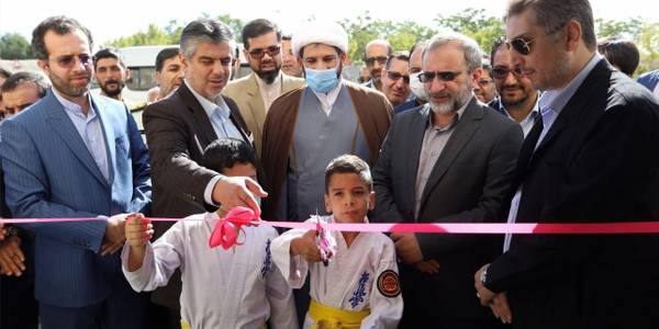 همزمان با هفته دولت و با حضور جمعی از مدیران استان، سالن ورزشی شهدای روستای خسروبیگ به بهره‌برداری رسید.