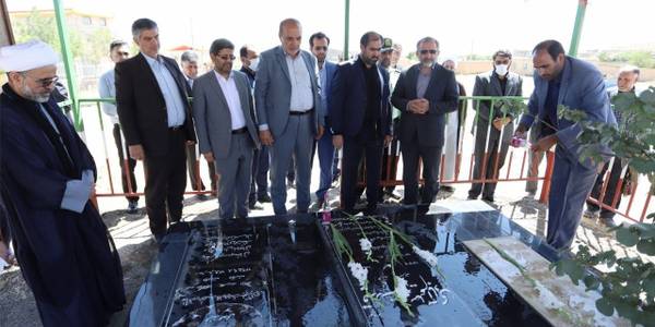 ادای احترام مسئولین استان به مقام شامخ شهدا شهدای روستای سلیم‌آباد