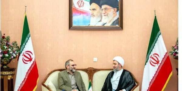 دیدار حجت الاسلام و المسلمین دولابی مشاور محترم  رییس جمهور در امور روحانیت و حوزه با جناب آقای دکتر مخلص الائمه استاندار محترم مرکزی