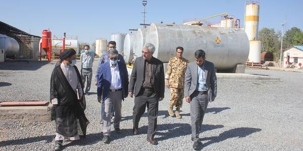 فرماندار و امام جمعه خمین از تعدادی واحدهای تعاونی شهرستان خمین بازدید کردند