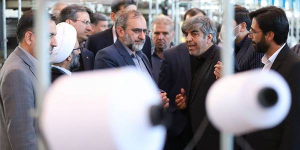 همزمان با هفته دولت با حضور استاندار مرکزی به همراه معاون وزیر صمت، معاون هماهنگی امور اقتصادی و توسعه منطقه ای استاندار، نماینده مردم محلات و دلیجان در مجلس شورای اسلامی، فرماندار محلات و جمعی از مدیران کارخانه تریکو گلزار در ارقده به بهره‌برداری رسید

پنج‌شنبه ۱۰ شهریور ۱۴۰۱