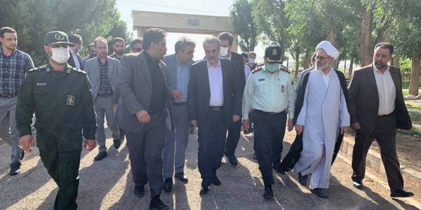 ادای احترام و گلباران گلزار شهدای شهر مامونیه با حضور جناب آقای دکتر فاطمی امین وزیر صمت