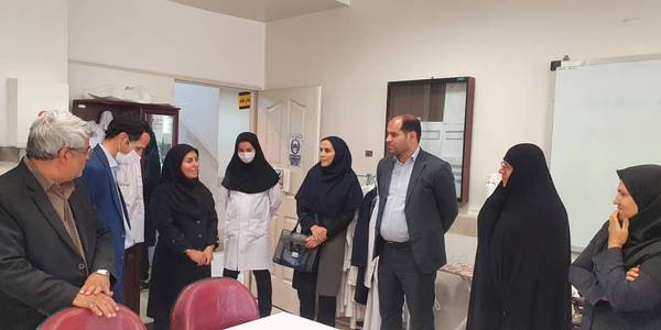 به مناسبت  گرامیداشت هفته دولت با حضور سرکار خانم مفتح زاده مدیر کل  محترم امور بانوان وخانواده استانداری ، جناب آقای براتی فرماندار محترم شهرستان دلیجان و هیات همراه از مرکز فنی و حرفه ای خواهران این شهرستان ( کارگاه های خیاطی و طلا وجواهرسازی ) بازدید به عمل آمد .1401-06-09