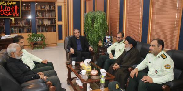 دیدار فرمانده انتظامی  با فرماندار ویژه شهرستان ساوه به مناسبت هفته دولت