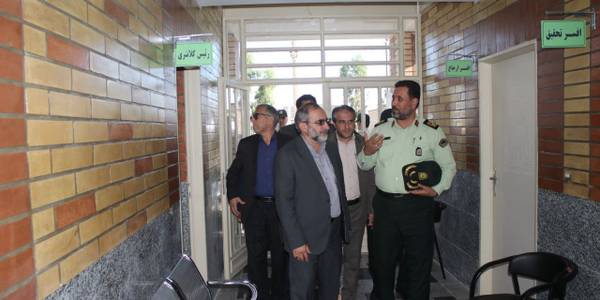 افتتاح  کلانتری ۱۳ شهرک علوی ساوه با حضور استاندار مرکزی به مناسبت هفته دولت