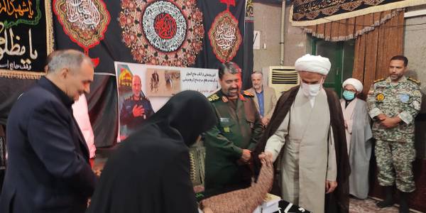 آئین رونمایی از کتاب حاج کمیل (زندگینامه مدافع حرم حاج کریم میشی) با حضور مهدی الیاسی معاون استاندار و فرماندار ویژه شهرستان ساوه