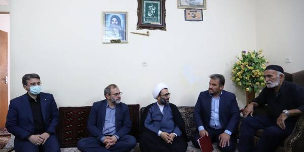 دیدار با خانواده شهید قجری در شهر نراق