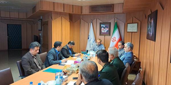 نشست گروه مهندسی ۴۲ قدر سپاه با استاندار مرکزی و معاون هماهنگی امور عمرانی برگزار شد.