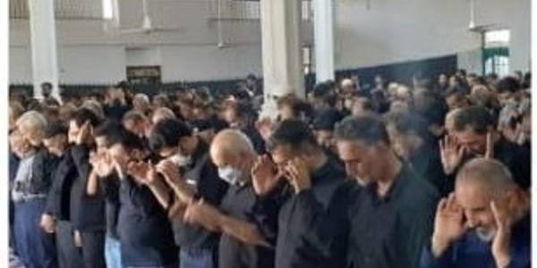 نماز ظهر عاشورا در شهر کمیجان به امامت حجه الاسلام سعیدی امام جمعه کمیجان اقامه گردید.