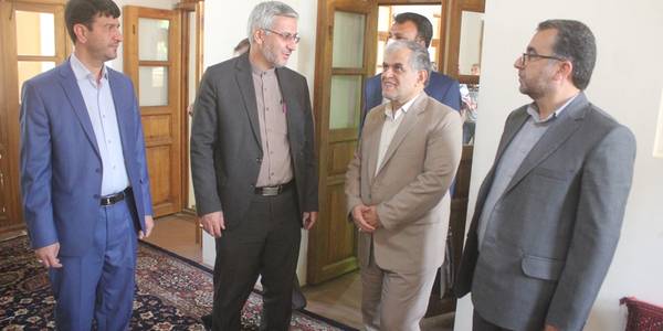 معاون نظارت و بازرسی امور فرهنگی و اجتماعی سازمان بازرسی کل کشور از بیت قدیمی حضرت امام در خمین بازدید کرد