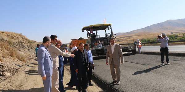 بررسی میدانی فرماندار شهرستان شازند از روند اجرایی دو بانده شدن محور توره به بروجرد