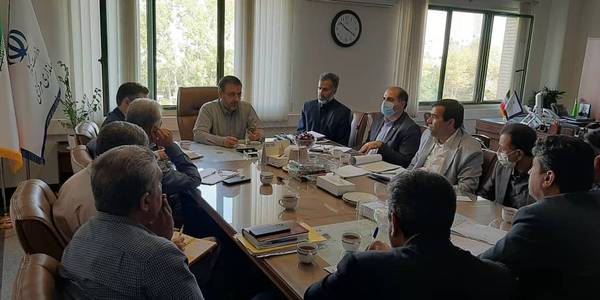 📌بررسي مشكلات شركتهاي آذرآب،واگن پارس و هپكو 

🔴طي جلسه اي به ریاست معاون هماهنگي امور اقتصادي و توسعه منطقه ای استاندار و سرپرست دفتر هماهنگی امور اقتصادی و مدیران مربوطه مسائل و مشكلات شركت آذرآب بررسي و پيگيري شد.

پنجشنبه ۱۷ شهریور ۱۴۰۱