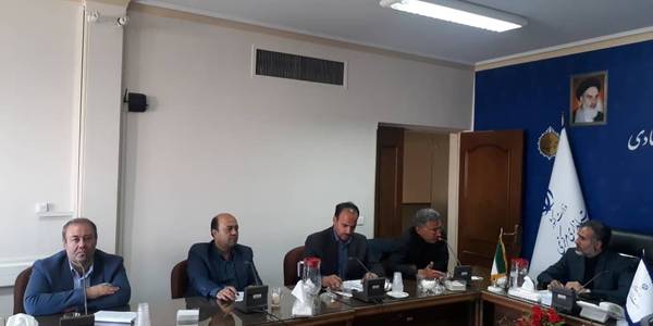 کارگروه رصد و پایش وضعیت گندم، آرد و نان استان به ریاست گودرزی سرپرست دفتر هماهنگی امور اقتصادی و با حضور مدیران مربوطه برگزار شد.در این جلسه گزارشی از پرونده های تخلف  ارائه و در خصوص نحوه برخورد و پلمپ واحدهای متخلف تصمیماتی اتخاذ گردید.
یکشنبه 20 شهریور 1401