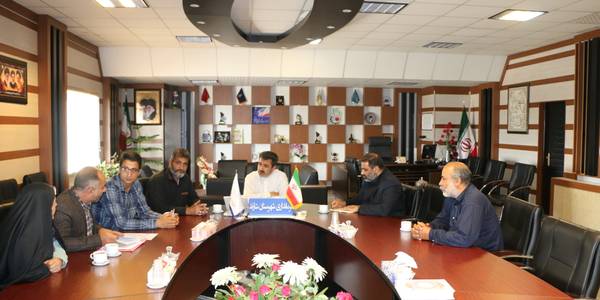 برگزاری جلسه و نشست صمیمی اعضای شورای اسلامی و دهیار روستای لنجرود با دکتر رمضانی فرماندار شهرستان شازند