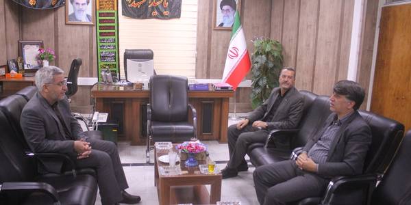 نشست مدیر کل کانون پرورش فکری کودکان ونوجوانان استان با فرماندار شهرستان خمین برگزار شد