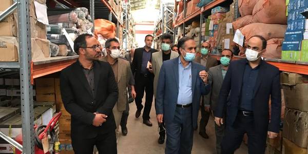 بازدید دبیر کمیسیون مبارزه با قاچاق کالا و ارز استان به همراه معاون نظارت و بازرسی امور اقتصادی سازمان بازرسی کل کشور از انبار اداره کل اموال تملیکی استان