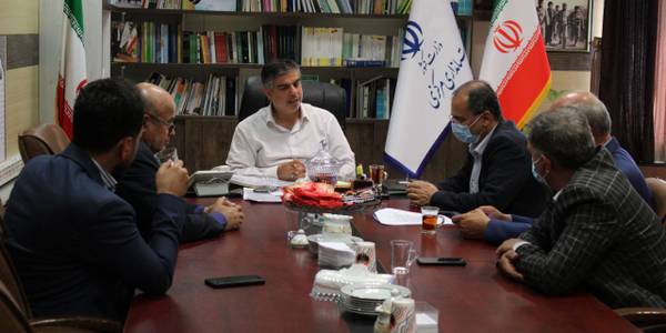 جلسه بررسی و رفع موانع اجرایی احداث  آزادراه کنار گذر اراک برگزار شد.