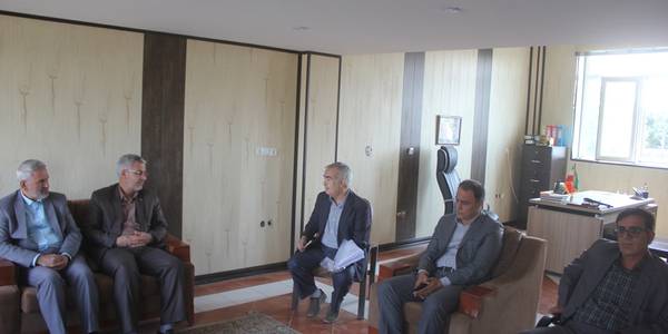 جلسه بررسی مسائل و مشکلات کارخانه آرد هفت سواران شهرستان خمین برگزار شد