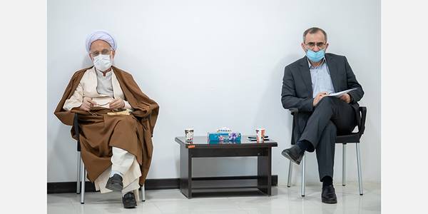 نماینده ولی فقیه و استاندار مرکزی مردم را به حضور پرشور در راهپیمایی دعوت کردند