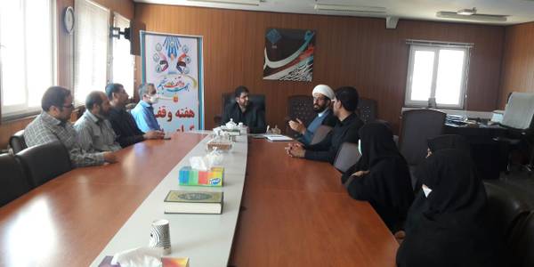 بمناسبت هفته وقف، کرمی رئیس اداره اوقاف و امور خیریه شهرستان به اتفاق هیات امنای بقاع متبرکه شهرستان با حضور در فرمانداری با محمدرضا رضایی فرماندار شهرستان تفرش دیدار و گفتگو کردند.