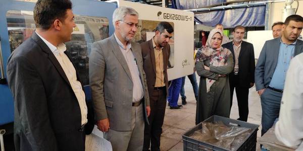 فرماندار از تعدادی از واحدهای تولیدی شهرستان خمین بازدید کرد