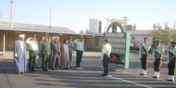 صبحگاه مشترک نیروهای نظامی و انتظامی خمین برگزار شد