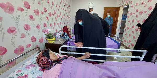 بازدید  از آسایشگاه سالمندان بانو نسیبه با  حضور  سرکار خانم  مفتح زاده  و  جناب رضایی  فرماندار شهرستان  تفرش  انجام  شد  که در این  بازدید از  امکانات  موجود در آسایشگاه  و  مادران  سالمند و دلجویی  از ایشان  و همچنین  با مدیر و  پرسنل  و بررسی مشکلات  موجود ، صورت گرفت .1401-07-06