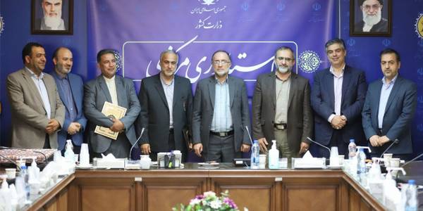 آیین تکریم و معارفه مدیران دفتر امور شهری و شوراهای و اداره کل اداری و مالی استاندای