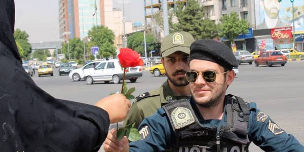 پویش مردمی "سپاس و تقدیر" از مدافعان امنیت در شهرستان فراهان🇮🇷