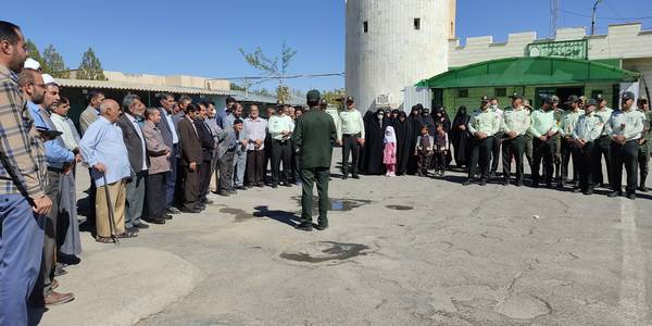 *پویش مردمی قدردانی از خدمات وزحمات پلیس با حضور مسئولان و کسبه و اقشارمختلف مردم برگزار گردید*