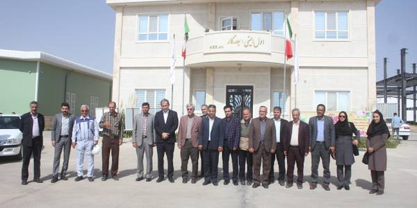 فرماندار از شرکت مانا انرژی پاک شهرستان خمین بازدید کرد