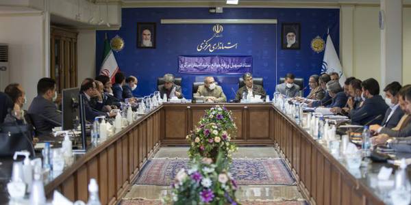 با حضور استاندار مرکزی مشکلات 15 واحد تولیدی استان بررسی شد