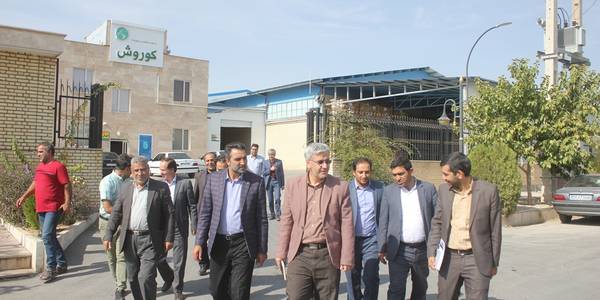 فرماندار از تعدادی از واحدهای صنعتی شهرستان خمین بازدید کرد