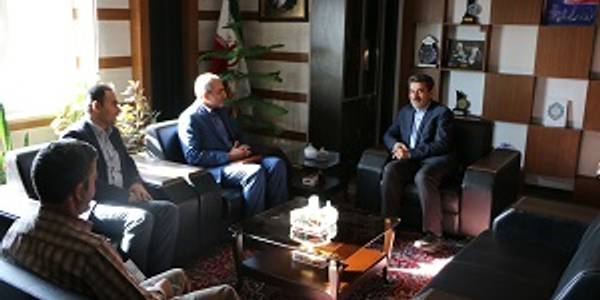 دیدار و نشست فرماندار شهرستان شازند با مدیرکل دامپزشکی استان مرکزی