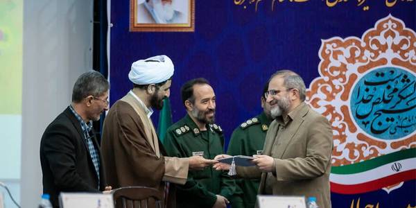 یازدهمین اجلاسیه مجمع بسیجیان سپاه روح‌الله استان با حضور استاندار استان مرکزی ، دکتر امیر هادی فرماندار شهرستان اراک و دیگر مسئولین استانی برگزار شد.