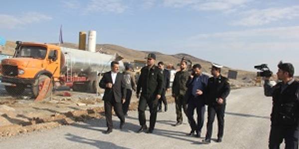 بازدید میدانی فرماندار شهرستان شازند و فرمانده انتظامی استان مرکزی از ایست و بازرسی و پلیس راه محور اراک توره