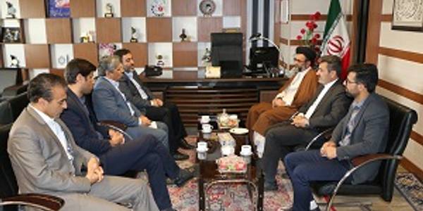 دیدار و نشست فرماندار شهرستان شازند با امام جمعه شهر شازند و مدیر کل بنیاد مستضعفان استان مرکزی