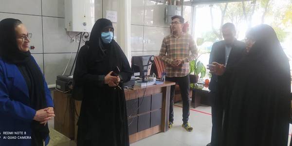 بازدید خانم  مفتح زاده  مدیر کل بانوان  استانداری  از کارگاه  عسل  (شهد آوران طلائی ) شهرستان  خمین  با  مدیریت  خانم  نوروزی  و ارائه  گزارش روند  فعالیت کارگاه انجام شد . ٠١-٠٨-١٤٠١