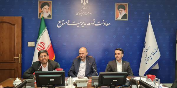 برگزاری جلسه بررسی آثار و تبعات جنگ شناختی دشمن در فضای مجازی با رویکرد فناوری اطلاعات