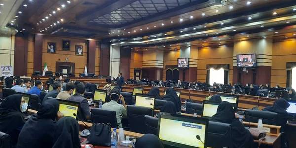 به ریاست سرکار خانم  مفتح زاده مدیر کل امور بانوان استانداری مرکزی جلسه دوم  دوره آموزشی  جمعیت با حضور جناب آقای حاجی کاظم استاد درس خارج حوزه ارشد فلسفه و پژوهشگر پژوهشکده باقر العلوم و سرکار خانم  ابراهیم  کوچک ارشد روان پرستاری و کارشناس  فرهنگی علوم  پزشکی  استان قم و با حضور مشاورین فرمانداری ها و نمایندگان دستگاههای اجرایی  در سالن  جلسات غدیر ساختمان مدیریت بحران استانداری برگزار گردید . ١٤٠١-٠٨-١٠