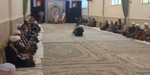 درس اخلاق مدیران استان و شهرستان اراک در بیت امام جمعه محترم اراک