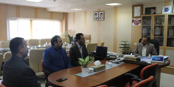 برگزاری نشست با مدیرکل مخابرات منطقه مرکزی