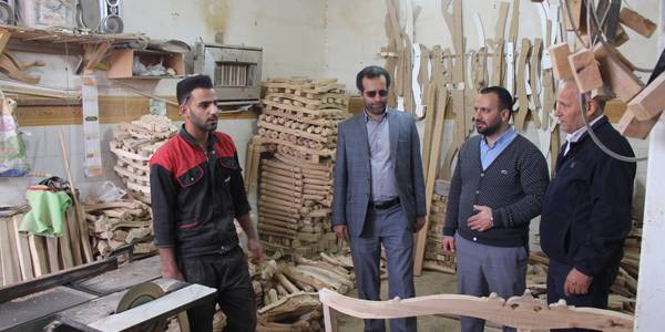 بازدید مدیر کل دفتر از کارگاه های منبت کاری روستای سمقاور شهرستان کمیجان