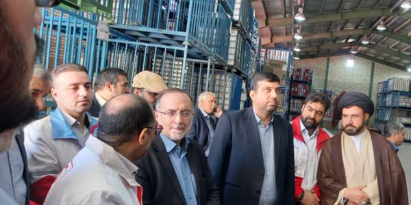 بازدید آقای آل یاسین معاون محترم توسعه و مدیریت منابع استانداری مرکزی ودکتر امیر هادی از انبار جمعیت هلال احمر