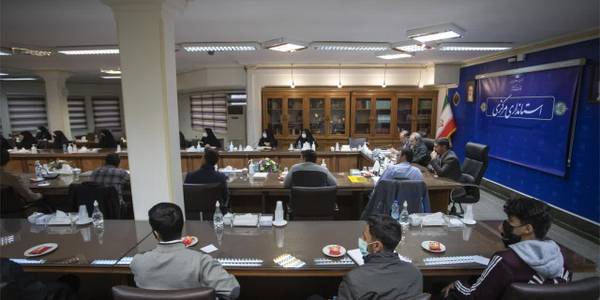 نشست  صمیمی با فعالان دانش آموزی