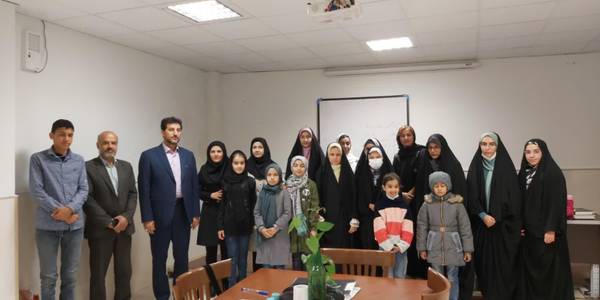 حضور در جمع هنرمندان