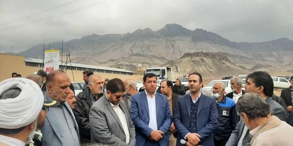 صبح امروز با حضور محمدرضا رضایی فرماندار، بیاتی نماینده مردم شهرستان در مجلس شورای اسلامی، درودیان بخشدار مرکزی و جمعی از مدیران شهرستان همزمان عملیات عمرانی سه پروژه گردشگری و تفریحی جاده سلامت کهک، راه دسترسی سایت کوه دیمنار و راه دسترسی قلعه تاریخی گندم کوه آغاز گردید.
 این پروژه ها  با ۴-۵ میلیارد تومان اعتبار دولتی  توسط شهرداری تفرش اجراء می گردد.